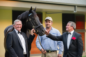 Darley mourns ‘the people’s champion’ as Lonhro dies at the age of 25